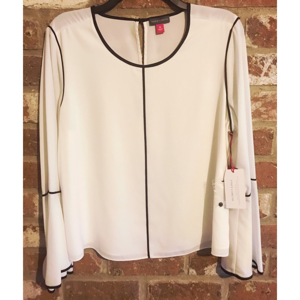 🆕VINCE CAMUTO Bell Sleeve Top